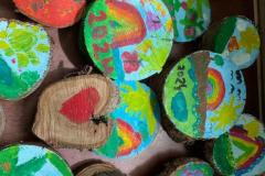 Holz bemalt von Kindern