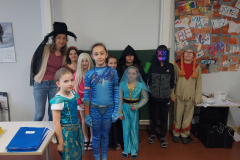 Klassenfoto im Kostüm