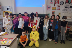 Klassenfoto im Kostüm