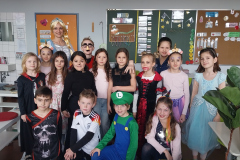 Klassenfoto im Kostüm