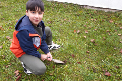 Kind lächelt in die Kamera