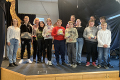 Lesewettbewerb Bühne mit Lesern