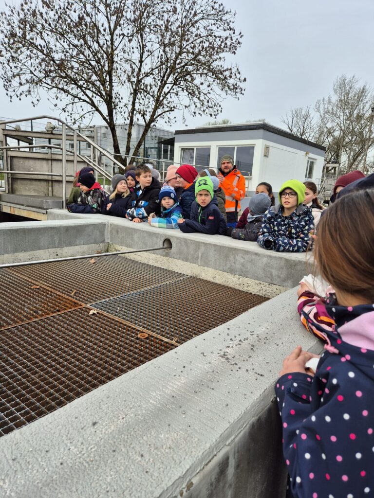 Symbolbild zum Beitrag Besuch in der Kläranlage